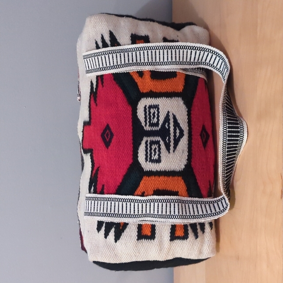 Vintage Ecuadorian Style Woven Duffle Bag/ Satchel, 1990's Wool & Cotton - Picture 3 of 9